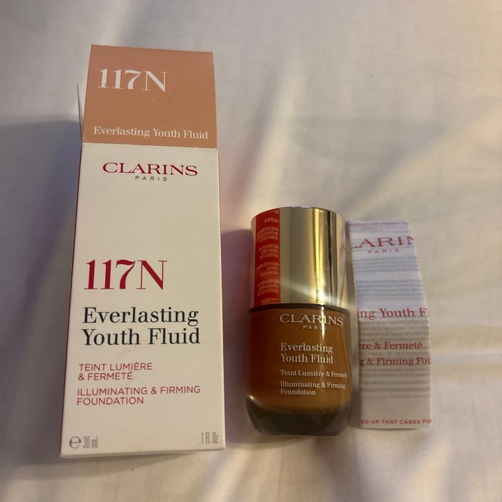 CLARINS 117N Everlasting Youth Fluid Illuminating & Firming Foundation